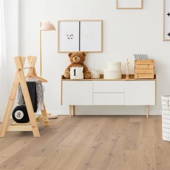 Parkett Boston Landhausdiele Eiche gealtert astig handgehobelt weiß geölt Thede & Witte 