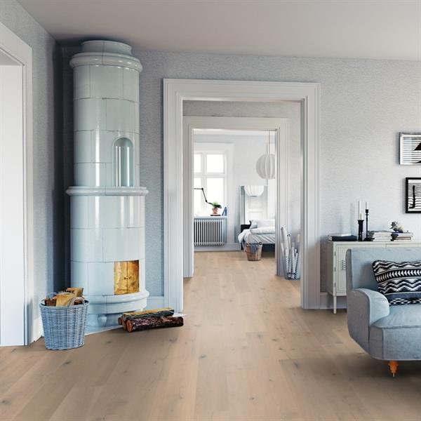Parkett Boston Landhausdiele Eiche astig gebürstet geräuchert weiß matt versiegelt Thede & Witte 