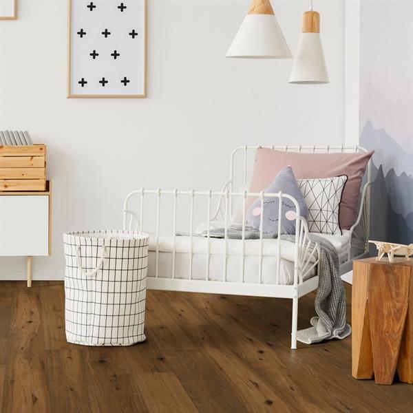 Parkett Boston Landhausdiele Eiche gealtert astig handgehobelt geräuchert geölt Thede & Witte 