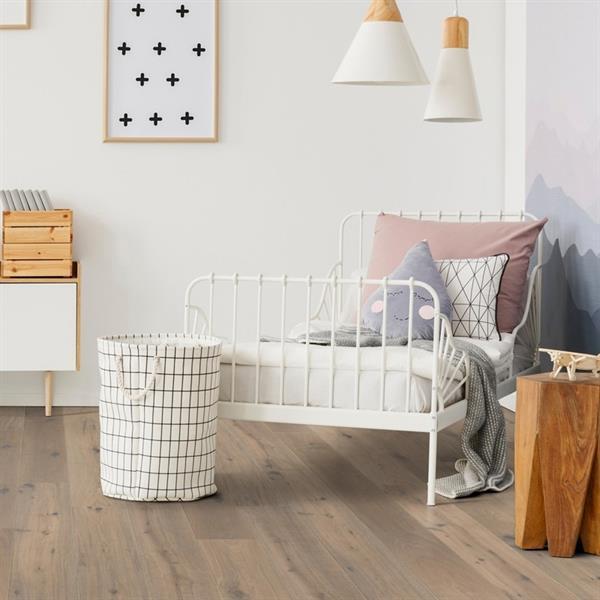 Parkett Boston Landhausdiele Eiche gealtert astig handgehobelt geräuchert weiß geölt Thede & Witte - nur noch 27,294 qm verfügbar